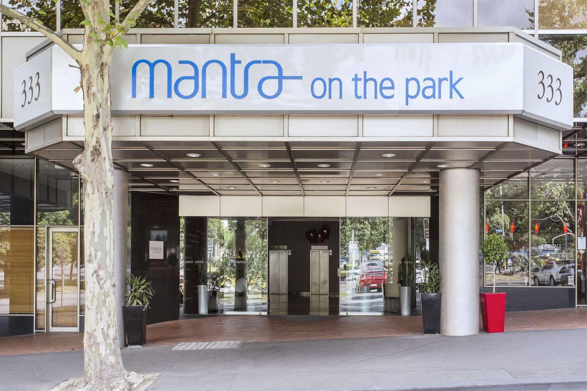 Mantra On The Park Aparthotel Melbourne Exterior photo
