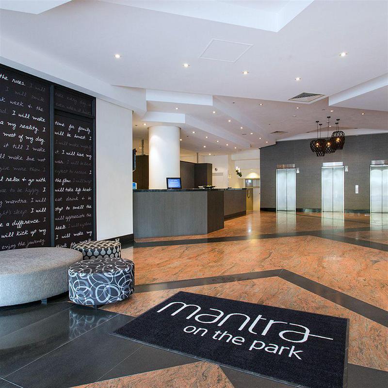 Mantra On The Park Aparthotel Melbourne Exterior photo